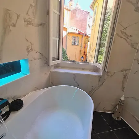 Vieille De Apartment