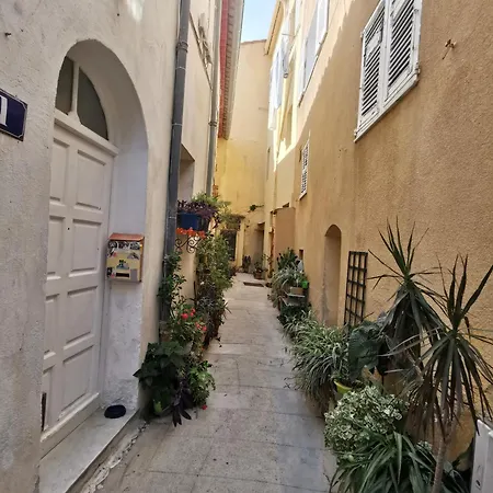 Apartment Vieille De Menton