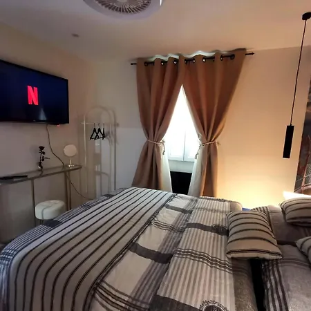 Apartment Vieille De *